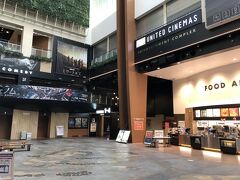 東京・お台場『アクアシティお台場』1F

シネコン「ユナイテッド・シネマ」アクアシティお台場の写真。

映画を観に来たのではありません。
