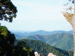 山の景色が素晴らしい。
高野山の町中は木に囲まれてるのでこの景色は見えません。