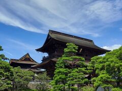 善光寺

そして、美術館の後は善光寺へやって来た。