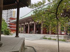 ホテルから旧市街へ向かって歩いて、大博通りへ出たところがちょうど祇園駅付近だったので、一番近い東長寺へ行ってみました
