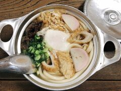 アルミのお鍋がかわいい鍋焼玉子うどん
甘いおだしが美味しい！スープまで完食です^ ^

メニューはシンプル。この他は鍋焼きうどん、いなりずし、ソフトドリンクのみ。