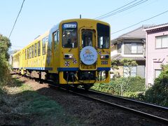 島原鉄道の線路脇を歩いていると、カフェトレインが通りました～

↓カフェトレインの旅行記
https://4travel.jp/travelogue/11666215