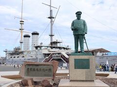 その後、徒歩でそのままドン突きの三笠公園へ　東郷平八郎