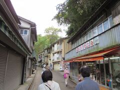 前編にて
　前日は吹田市千里山の親戚宅で一泊、千里山駅周辺を散策後にダム巡りをスタート、何方も1967年（昭和42年）の北摂豪雨を発端に計画されたものの、計画が難航し漸く完成の目途が付いた未だ建設中の「安威川ダム」と1982年に竣工し既に40年近く稼動している「箕面川ダム」を巡りました。
その後、北大阪最大級の観光地箕面公園を散策しました。

※前編の様子はこちら
　https://4travel.jp/travelogue/11721088

※写真は前編の最終地「箕面公園」