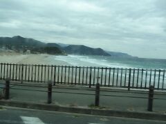 伊豆の白浜海岸。
白い広大なビーチが広がります。