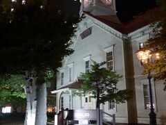 札幌市時計台はライトアップされていました
