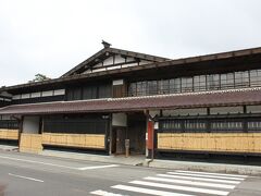 関川村の村役場の隣にある渡邊邸に行ってみました。

こちらは豪商の館です。