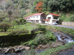 センセイが行きたがっていた千原温泉。
元乃隅神社を明るくなる前に出発し、島根県に戻ってきたのはこの温泉に入るためです。