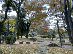 岐阜公園に着きました。
少し園内を散策しましょう。