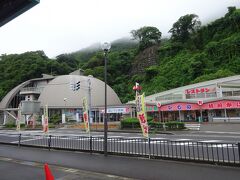 翌日は、鯖江市と越前町を車から眺め、越前町海側の 道の駅越前とその前の越前がにミュージアムを見学。