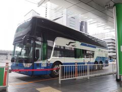（高速バス）バスタ新宿 10:05 → 草津温泉 13:51

楽天トラベルから予約、片道3,510円だった。
途中、上里サービスエリアで20分の休憩あり。