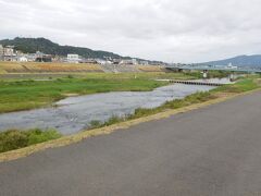 岩手県一関市を流れる「磐井川」
土手沿いに散策。