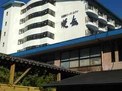 今回の宿　奥飛騨ガーデンホテル焼岳さんです。
濁り湯　源泉かけ流し～