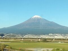 富士山が綺麗です。富士川ですね。