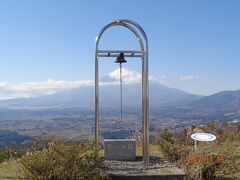 誓いの丘公園：数年前に出来ましたが、いいアングルと思い写真撮りましたが雲と霞で半減でした