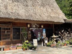 『いろり』さんでお昼をいただきます。営業時間ギリギリでしたが入店OKでした。