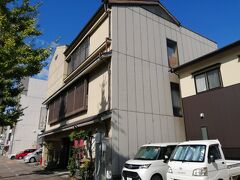 まるよという鰻屋です。

アソシアから歩いても行けますが、せっかくなので路面電車で向かいました。