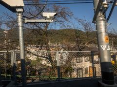 ■善光寺駅　(山梨県甲府市)

甲斐善光寺の最寄り駅、善光寺駅を通過。

長野の善光寺に行こうとして、善光寺駅を訪れる人が結構いるとかいないとか...

※長野の善光寺は、長野電鉄の善光寺下駅が最寄り駅

