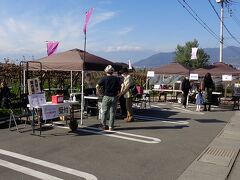 3. ルミエール
いつもスルーになっていたが、今回は時間もあるのでバスを降りる。レストラン併設の大規模ワイナリーで、予想通りこれと言って特徴無いが、ホットワインがふるまわれていた。