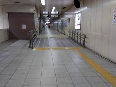 名古屋での仕事を終えて、新幹線で京都へ。
地下鉄で四条駅まで移動します。