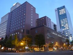 ＪＲタワーから一旦、ホテルに戻ってすすきのへ移動し夕食です
ニューオータニイン札幌ホテル外観