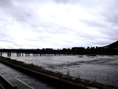 渡月橋、、、
この頃はまだまだ人出が寂しかったけれど、秋の嵐山☆
紅葉が見事な今週は、凄い人出になっていることでしょう。
そして、何とかこのまま、コロナは終息していって欲しいけれど…切に願います！