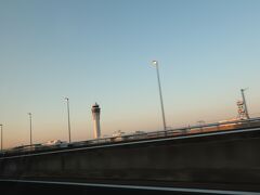セントレアの管制塔が見えますと、空港に来たんだなと実感がわいてきます