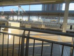 小倉駅16時24分着、16時25分発
小倉駅で6号車には数人の乗車