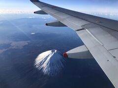晴天にも恵まれ富士山も綺麗に見えます。昨年岩国に行った時はもう少し海側を飛ぶルートでした。