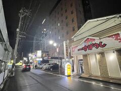 駅から数分歩き、いかがわしいお店の隣の今宵のお宿、シングルイン新潟第二新館に到着。