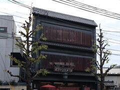 とようけ茶屋で昼ご飯と思ったけど・・この列。。断念