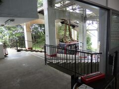 子どもが喜びそうだったので、鋸山ロープウェイへ。