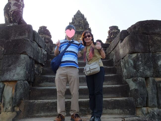 ピラミッド中心部へ参詣する。