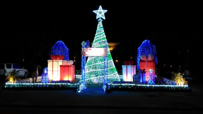 ホテルの玄関はクリスマスイルミネーションでとてもロマンチック。