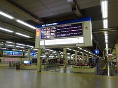 早朝6時。大阪梅田駅。ここから阪急神戸線で夙川駅へ。