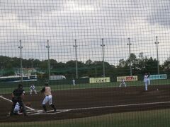早速、泉区の球場にファームの試合を見に行きます。