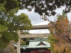 大垣公園内を抜けて、濃尾護国神社へ
ご家族が一組お参りされていましたが、人気もなくとっても静かでした。