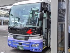 広島駅の新幹線口から空港行きのバスが出ています。広島空港には初めて行きます
このバスもSuicaの使用が可能。