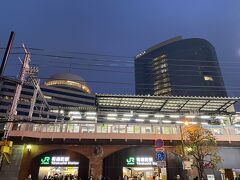 5時前に有楽町駅に着きました。
日の入りもだいぶ早くなりましたね。