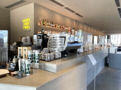 ４Fのロビーに繋がる、エントランスフロアにあるcafe 『VALLEY PARK STAND』(ヴァリーパークスタンド)