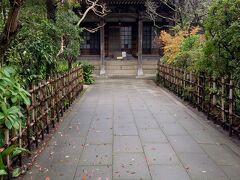 證誠寺に向かってみた。
駅から近い。
