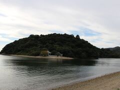 坂越湾から、生島がポッカリ浮かんでいるのが見えました。