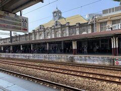 新竹車站。日本統治時代で現役台灣最大車站か。ここも駅舎高架化計画が進行中