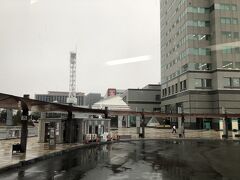　盛岡駅ロータリー。
予報通り、雨です。・・・