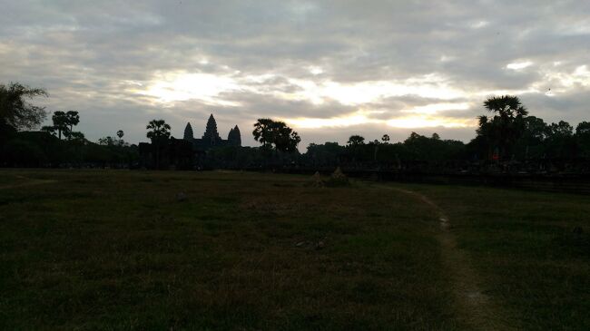 参道から少し外れた所から撮影