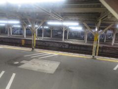 しばらくぐっすり寝てたから静岡駅、富士駅に停車したのに気づきませんでした。
沼津駅5時26分着。