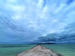 西桟橋です。
今日はちょっと雲が多いなぁ。