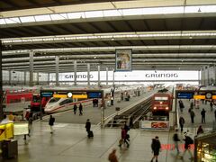 シュトゥットガルトから戻ってきた翌日、
天気も良さそうなので、
電車に乗って、
「ノイシュバンシュタイン城」に行くことにします。

出発は、ミュンヘン中央駅から。
さすが、大きい～
