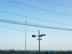 １４：４５　６県目 福島県いわき市

信号の先は勿来（なこそ）海岸
ステキな鳥居があるのに
２回目のトイレ休憩のみ、屈辱の通過

