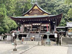 その先には「日牟禮神社」がありました。
なんの気無しに歩いてきて、結構近江八幡の観光スポットにたどり着いたみたい。(笑)
